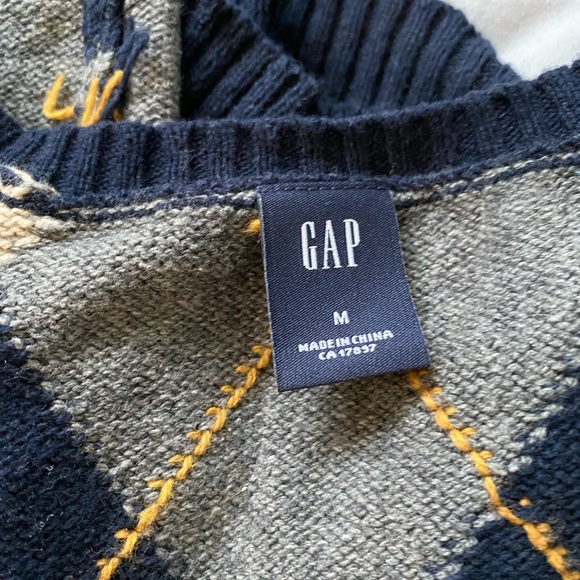 Men’s Gap Sweater - great used condition Size M - Picture 3 of 3